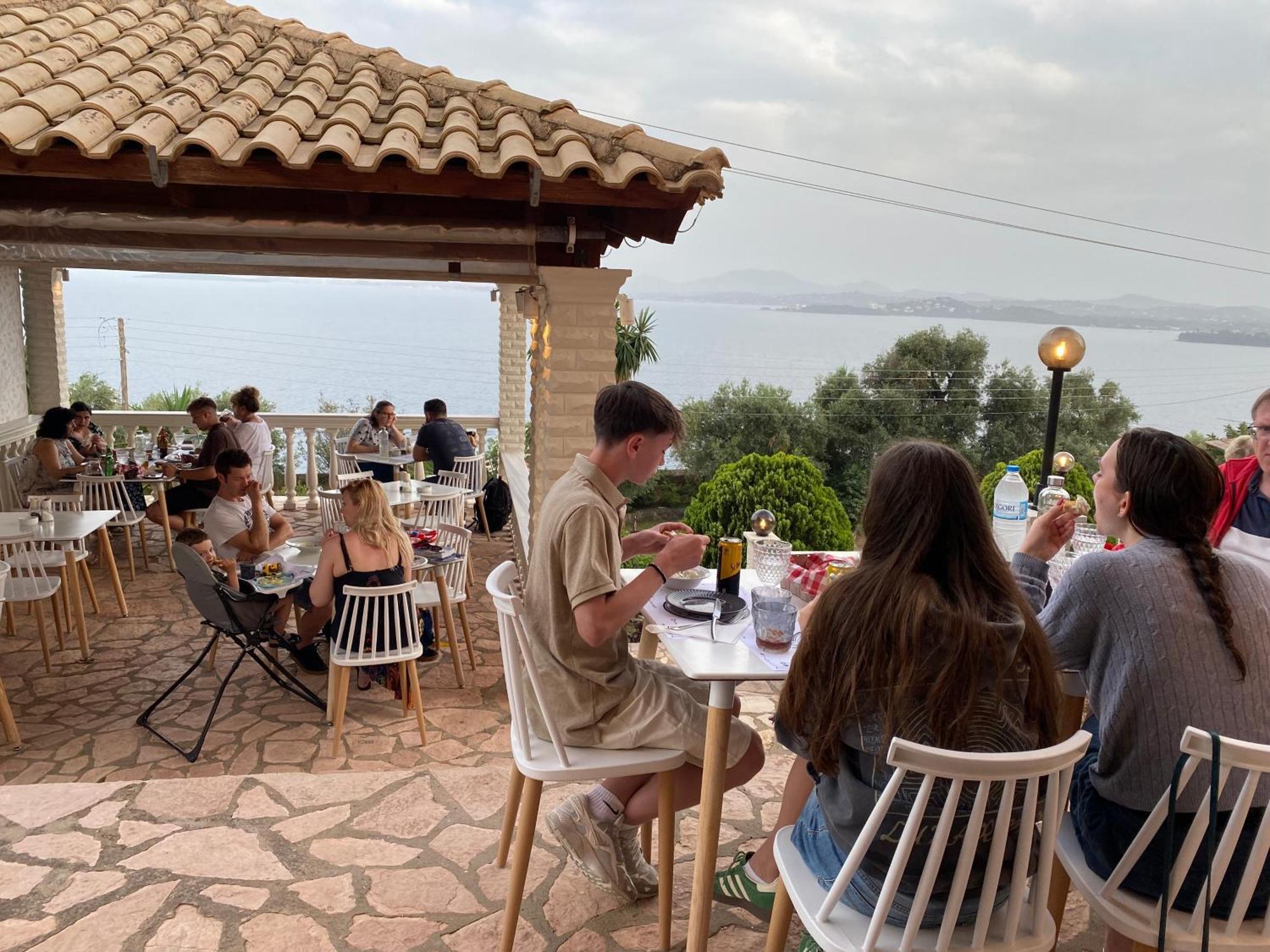 Stefanosplace Sea View 3*